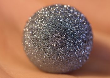 Esfera de osmio en forma cristalizada
