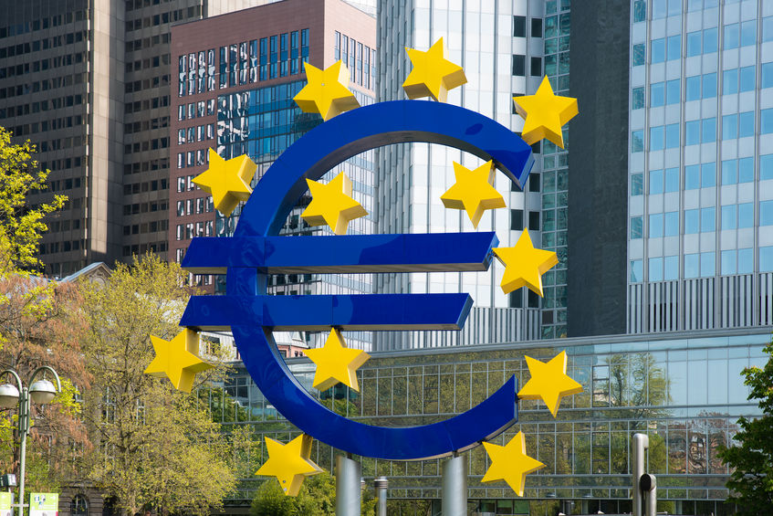 Símbolo del euro en la sede del Banco Central Europeo