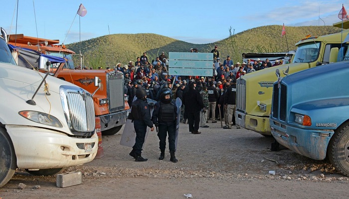 Bloqueo de la mina de oro de Peñasquito (México) por un grupo de transportistas