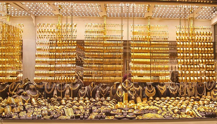 Joyas de oro en un comercio del Gran Bazar de Estambul (Turquía)
