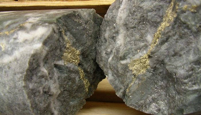 Muestras de oro en la mina de Brucejack (Canadá)