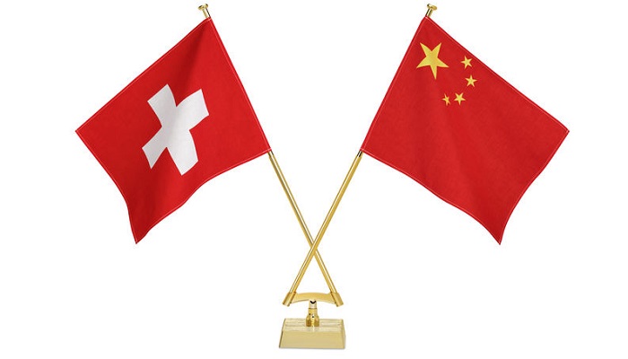 Banderas de Suiza y China