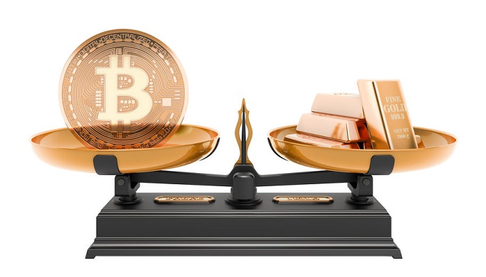 Lingotes de oro y bitcoin en una balanza