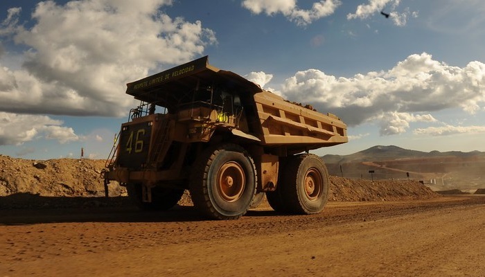 Camión en la mina de oro de Yanacocha (Perú), propiedad de Newmont