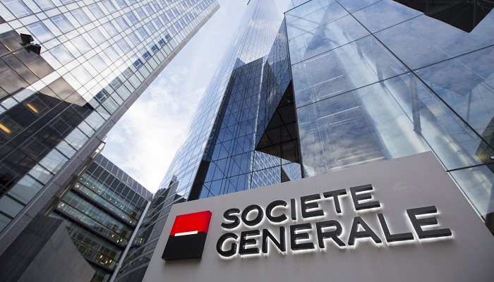 Rótulo de Société Générale ante su sede de París (Francia)